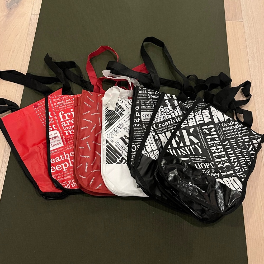 7 Lululemon shopping totes (small)